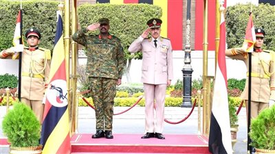 رئيس الأركان يلتقي قائد قوات الدفاع الشعبية بأوغندا (فيديو وصور) 