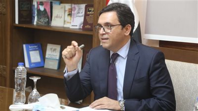 وزير الثقافة يتفقد مركز تنمية المواهب بدار الأوبرا ويشيد بأداء فصل التدريب على آلة القانون