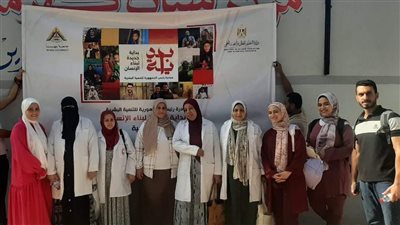 الكشف على 159 حالة فى قافلة طبية لجامعة بنها بكفر مناقر