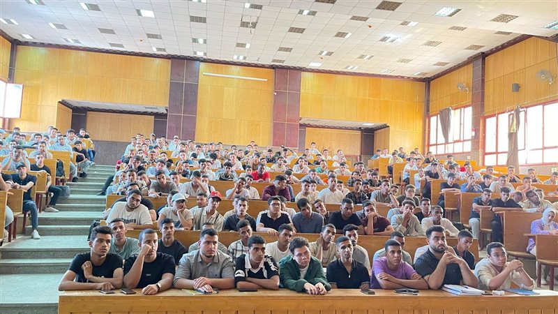ندوة تعريفية كلية