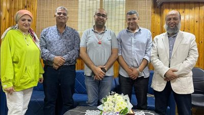 بدران يستقبل وفدا من مستشفى دمياط التخصصي لبحث سبل التعاون المشترك