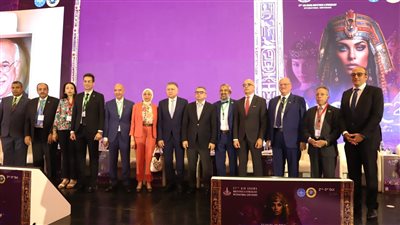 رئيس جامعة عين شمس ونقيب الأطباء يفتتحان المؤتمر الدولي لأمراض النساء والتوليد