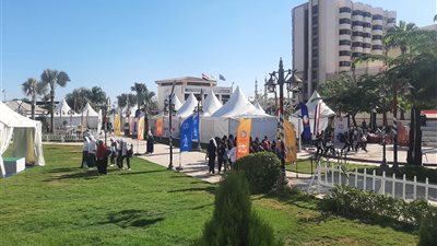 أهمية الأسرة في بناء الإنسان، ندوة بمعرض دمنهور السابع للكتاب 