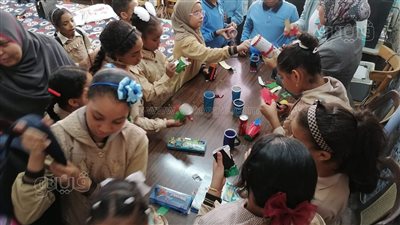 ورشة عمل لإعادة تدوير المخلفات البلاستيكية بمدارس الأقصر (صور)