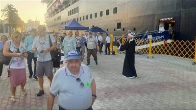 عروض فنية وجولات للسائحين، ميناء الإسكندرية يستقبل الباخرة الهولندية 