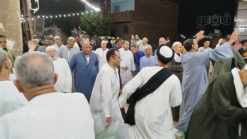  إقبال كبير من المحبين