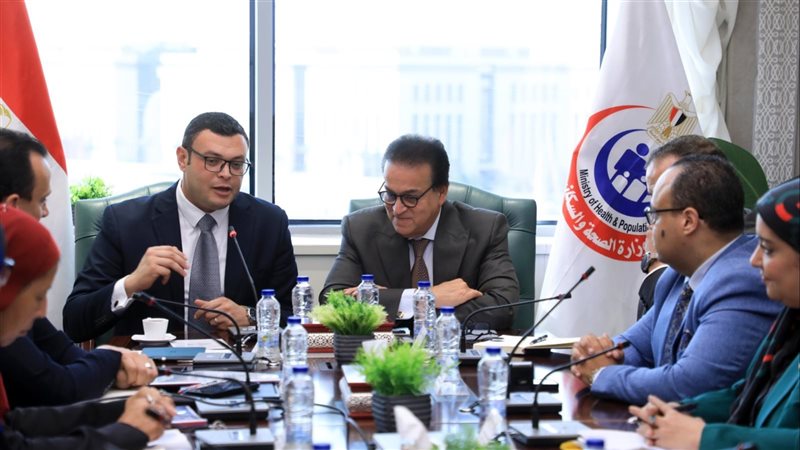 وزيرا الصحة والإسكان،