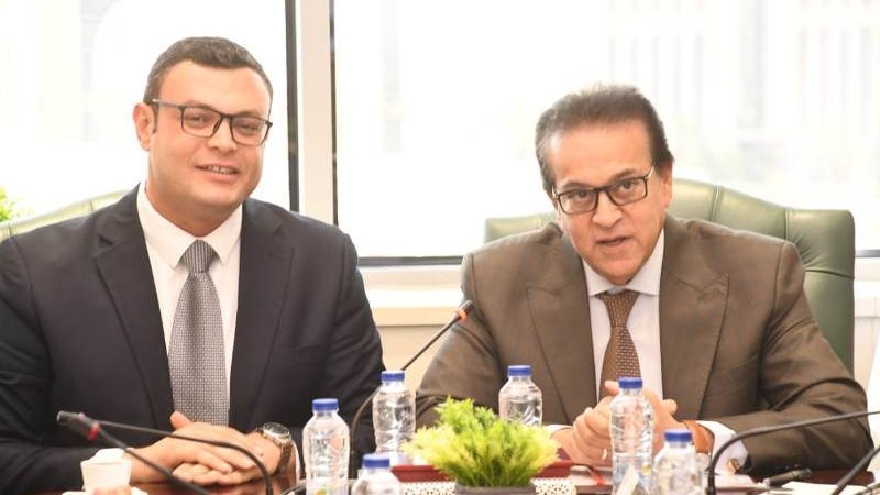 وزيرا الصحة والإسكان