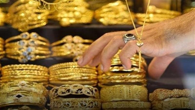 ضبط عامل سرق مشغولات