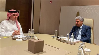 وزير السياحة يعقد لقاءات مع مسئولي شركات الطيران السعودية