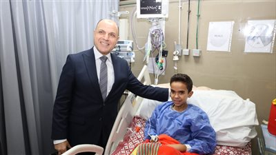 محافظ كفرالشيخ يتفقد سير العمل بمستشفى فوه للتأمين الصحي