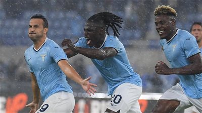 الشوط الأول، محمد عبد المنعم يشاهد تقدم لاتسيو على نيس 2-1 في الدوري الأوروبي