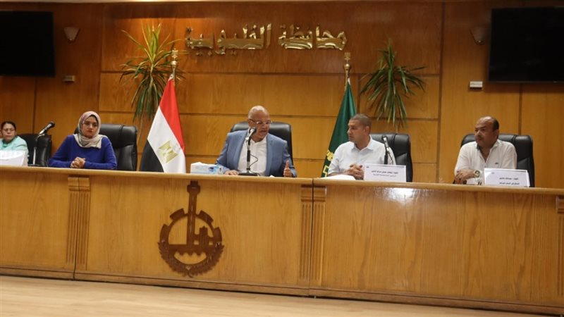 محافظ القليوبية خلال