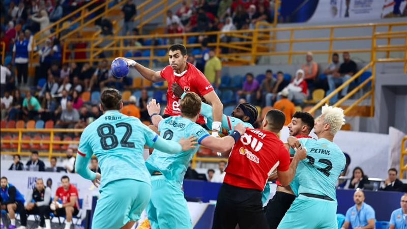الأهلي وبرشلونة،