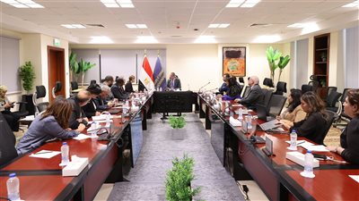 وزير الاتصالات يبحث مع البنك الدولى مشروعات التعاون المشترك