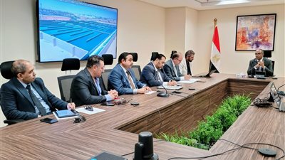 الإسكان تناقش موقف تنفيذ مشروعات مياه الشرب والصرف بالشراكة مع القطاع الخاص