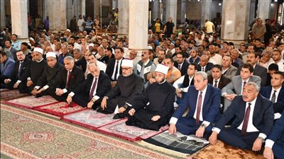 وزير الأوقاف ومحافظ الغربية والمفتي وشيخ الطرق الصوفية يشهدون صلاة الجمعة بطنطا 