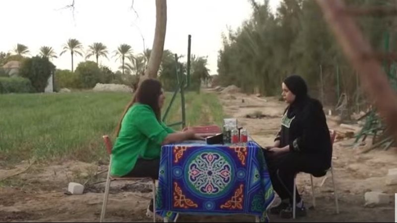 هالة صدقي ومساعدتها،
