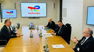 وزير البترول يعقد جلسة مباحثات مع الرئيس التنفيذي لشركة توتال العالمية
