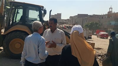 حملة لإزالة الإشغالات بشوارع طِما في سوهاج 