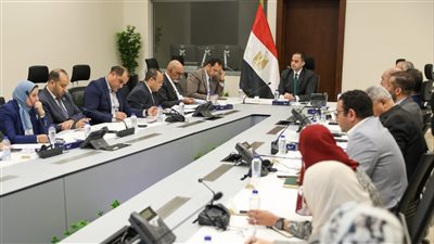 نائب وزير الصحة يعقد اجتماعا لمتابعة منظومة سلاسل الإمدادات الدوائية والمستلزمات