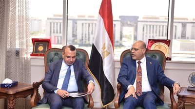 وزير العمل يستقبل نظيره العراقي، ولجنة مشتركة لتفعيل التعاون 