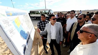 وزير الإسكان لشركات المقاولات بالعلمين: عايز شغل 24 ساعة