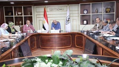 محافظ بني سويف يبحث الموقف التنفيذي والتسهيلات المقدمة بملف التصالح