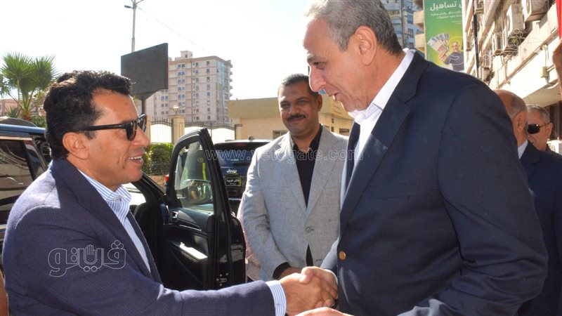 محافظ الغربية يستقبل