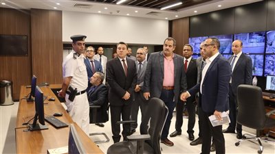 استعدادا للتشغيل الرسمي.. رئيس القابضة للمطارات يتفقد مطار سفنكس الدولي