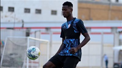 سيدي ندياي يتعافى من الإصابة ويشارك في تدريبات الزمالك 