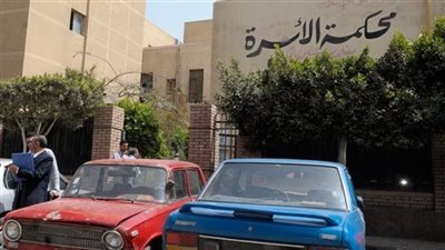 ممرضة أمام محكمة الأسرة: «زوجي خانني مع 3 راقصات» 