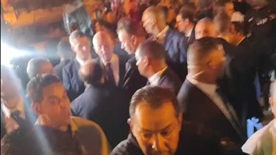 قيس سعيد يحتفل في شارع الحبيب بورقيبة بفوزه بالانتخابات الرئاسية (فيديو)