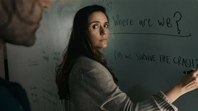  كاتالينا ساندينو مورينو تشوق الجمهور للحلقة الرابعة من FROM