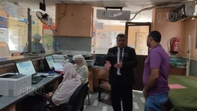 رئيس إهناسيا ببني سويف يتابع انتظام سير العمل بوحدة المتغيرات المكانية 