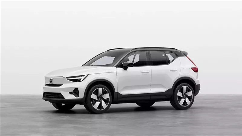 سيارة فولفو XC40