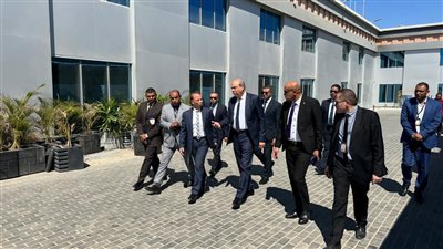  جولة تفقدية لوزير الطيران بمطار العلمين الدولي لمتابعة حركة التشغيل