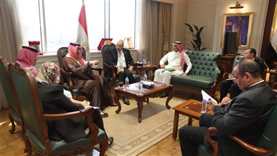 وزير العمل والسفير السعودي يبحثان أوجه التعاون في مجال تنقل الأيدي العاملة