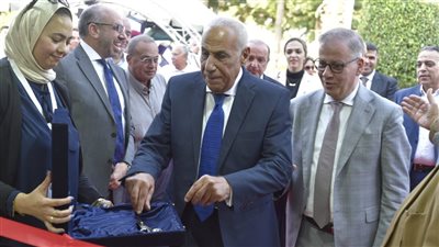  حسين لبيب يفتتح مركزا طبيا في الزمالك 