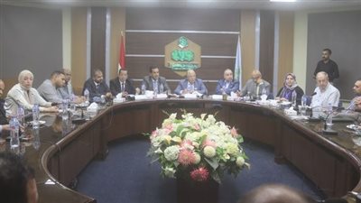  رئيس جهاز العاشر من رمضان يناقش مع المستثمرين تحديات التنمية وحلول دفع عجلة الاستثمار