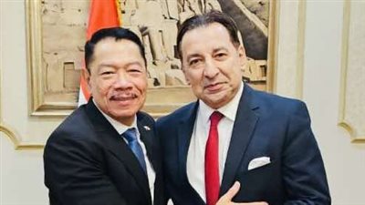 سفير بنما يغادر مطار القاهرة بعد انتهاء فتره عمله 