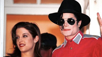  ليزا ماري بريسلي في مذكراتها: مايكل جاكسون كان بِكْرا حتى بلغ سن الـ ٣٥ 