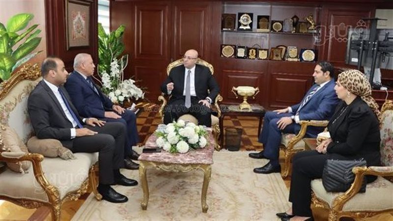 محافظ بني سويف يلتقي