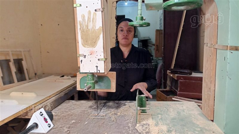 أم عماد أول نجارة