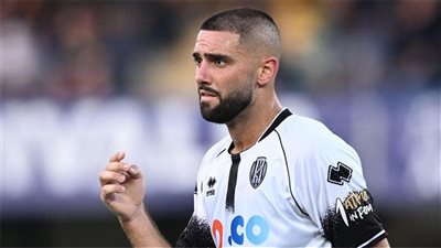 بسبب جاكي شان، فيفا يعاقب لاعب كومو الإيطالي بالإيقاف 10 مباريات