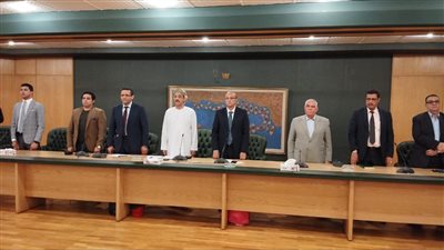 لقاء السفير العماني بنقابة الصحفيين يبدأ بالوقوف دقيقة حداد على أرواح شهداء الوطن العربي 