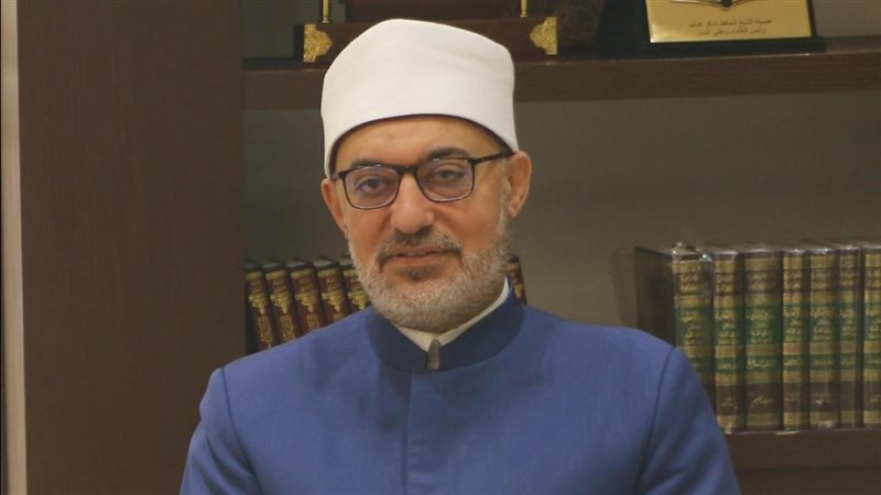 الدكتور نظير عياد،