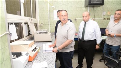 محافظ أسيوط يتفقد مستشفى الإيمان خلال جولة مفاجئة ( صور )