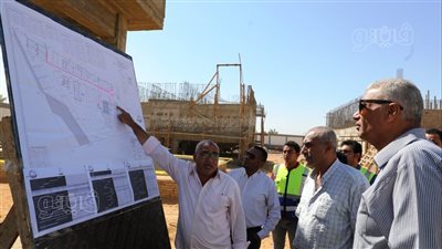 محافظ أسوان يشدد على سرعة الانتهاء من مشروع محطة تنقية مياه الشرب بالرديسية (صور)