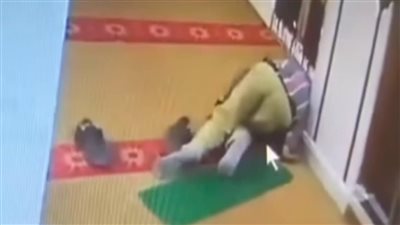 لحظة وفاة مسن داخل مسجد في الغربية (فيديو)